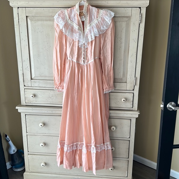 🌸🍑WOW GORGEOUS AUTHENTIC GUNNE SAX SZ 3 PINK LIGHT PEACH ABSOLUTELY BEAUTIFUL - Picture 1 of 17